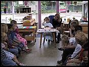 06-14 Mariska 6 Jaar Uitdelen Op School